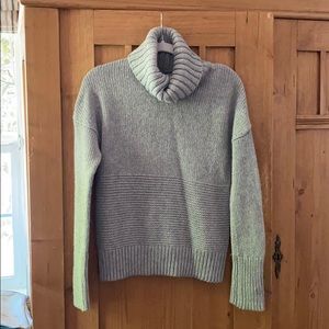 Gap turtleneck sweater
